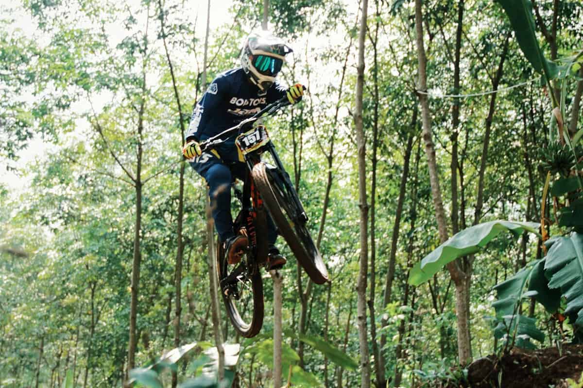 welche Fahrradbekleidung braucht man